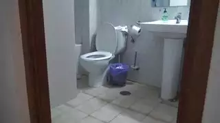 زوجة مسلمة تختلس لقاءات سرية مع قضيب أسود كبير من زملاء العمل