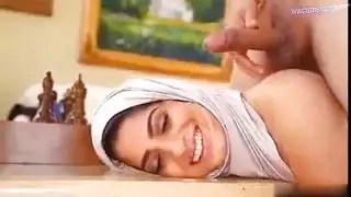 حبيبة عربية شابة تحب المص وبلع الأحمال