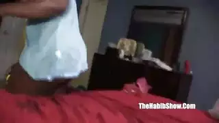 قحة شوكولاتة حارة تأخذ طعنة شرجية عربية