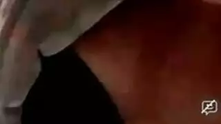 الآسيوية ذات الفرج المشعر تمارس جنس فموي ثم تأخذه بعمق