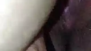 مدلكة تمسك زبونة