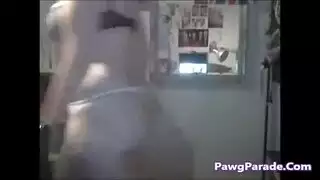 امي تتصل بي الى منزلها