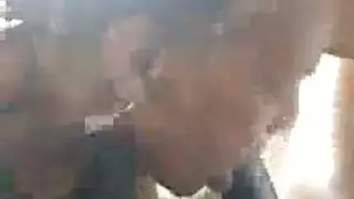 سيدات جميلات تأخذن قضبان كبيرة