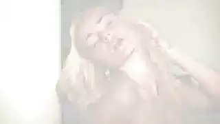 جاهزتان للكاميرا: ثنائي سحاقي يمارسان الجنس ويقذفان على الفيلم