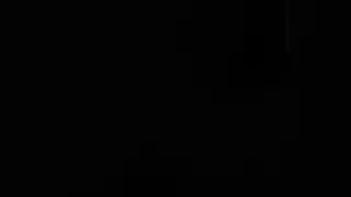 اخته وأمه يمنعوني من الذهاب للبحريه