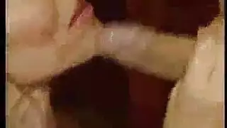 إباحية سحاقية: القذف على طاولة المطبخ أولاً