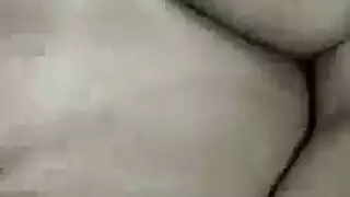 هوس المشجعين يؤدي إلى حفلة جنسية صريحة في مقابلة