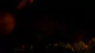 أوضاع جنسية جامحة في الخارج: كريسي مور على السرير مع شركاء متعددين