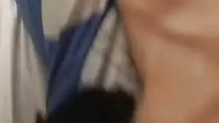تحول جنسي: من سيدة إلى حفرة للسائل المنوي لطاقم مثار
