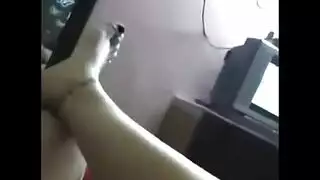 بنات بتصور نفسها عربي في الحمام