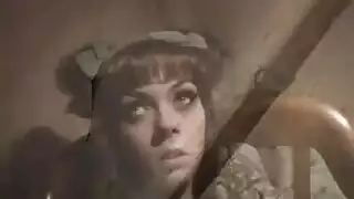جلسة جماعية قذرة مع عاهرات شرجيات مثيرة
