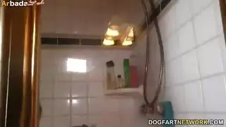 فتاة تتناك من ازبار ضخمة