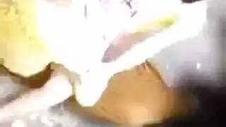 تحقيق خيال المعجبين: لعق فرج جماعي إباحي