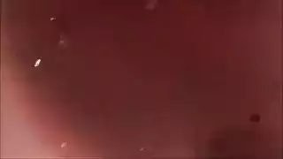 جينا فيراليس تمنح زميلها في الغرفة مهرجان جماع إباحي في الفندق
