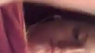 خادمة ممتلئة بالزي الرسمي تمارس جنس مزدوج وتتلقى قذف على الوجه