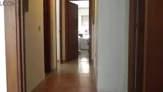اغتصاب خدامه جايه تنظيف صاحب البيت سخن و دخل ناكها