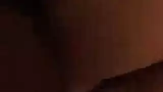 العاهرة ذات المؤخرة السمراء الكبيرة تظهر كل شيء