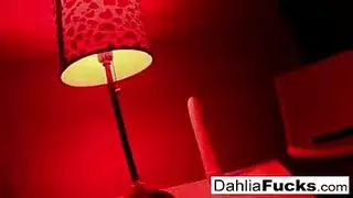 علاقة جنسية جماعية بين الأعراق مع داليا سكاي: جنس جماعي صريح