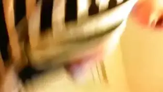 شقراء سمراء؟ لا، شقراء حمراء تُمارس معها الجنس بقوة