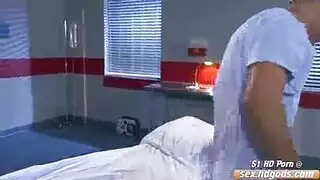 شمس حارقة وجنس متعرق العشيق المصري يملأ كل فتحاتها