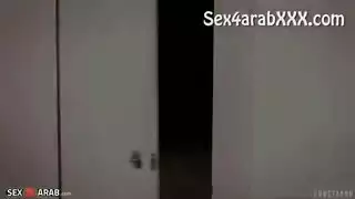 عقاب الام لبنتيها