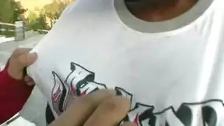 زب كبير جدا في فمي طفلة صغيرة