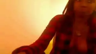 خشب أسود سميك يجعل فرك المراهقة يندفع