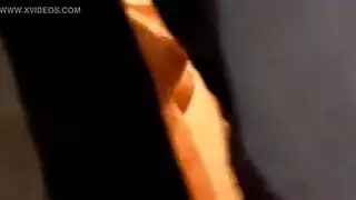شابان، فتحتان: ماري وصديقتها في بوفيه إيلاج مزدوج
