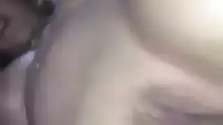 سكس نيك رجلان يخنقان شرموطة وشربها البول