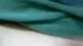 فتاة عربية ساخنة تتبول
