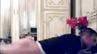 عربية ساخنة في شريط جنس هاوي بغرفة النوم