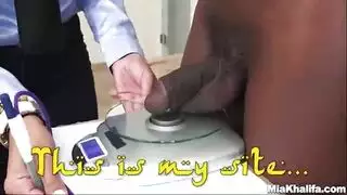 حركة مسبح xxx: شون يمارس الجنس مع ميا خليفة بعمق وبخشونة