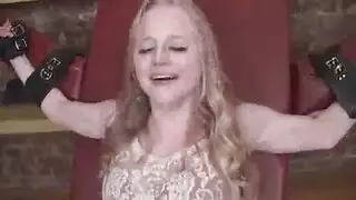شهوانية شركاتية: فتيات ألمانيات في أوgy عنيف بالمكتب