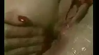 استأجرت نجم إباحي لتمزيق مهبلها