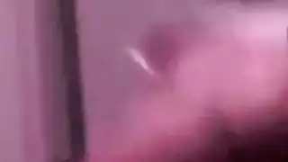 زوجة عاهرة سخيفة تُضاجع بقوة على طاولة المطبخ