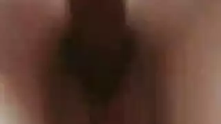عاهرة المنحة تغطي النفقات من خلال عيش الخيالات الجنسية القذرة