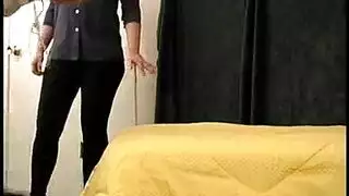 جيسيكا ريكس تأخذ جنس جماعي قاسٍ في الخزانة