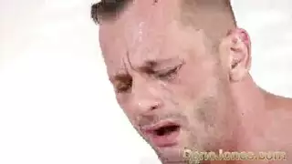 تجلخ وتعطي الزب تدليك