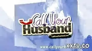 الشقراء زوي تنزل لتؤدي مص إباحي صريح