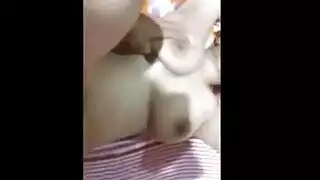 مصريه تنتاك من جوز اختها