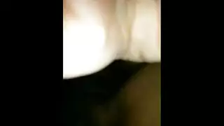 سمينة بما يكفي للجنس الخشن؟ هذه المرأة الممتلئة تريد سائلك المنوي