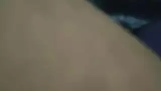 فتاة عربية محجبة تمص بقوة