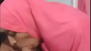 جنس محجبة حقيقي: جماع عميق ووضعية كلابية