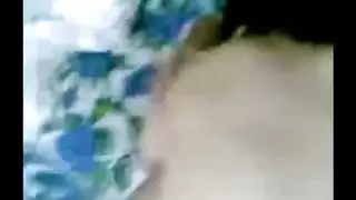 جلسة جنس عنيفة لزوجين عربيين مثارين في غرفة النوم