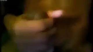السائق ينكح مهبل لاتينا الضيق، ثم تبتلع حمولته
