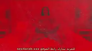 شهوة محرمة: امرأة ناضجة تتحكم في الغرفة