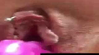 أنثى مسيطرة تأخذ قضيبه في كل ثقب