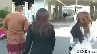 نيك موضفا يابانيه في المصعد من الموضفين