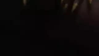 تنتشر باريس أمام وكيلها ومصاف بلطف ديكه الضخم