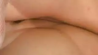 الزوج يصور بورن زوجته الجامح في الحمام